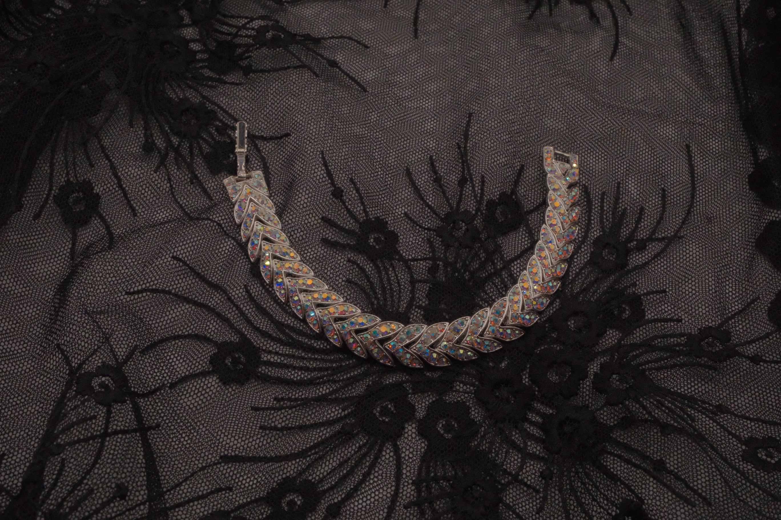 Vintage interlocking leaf-link &nbsp;bracelet
