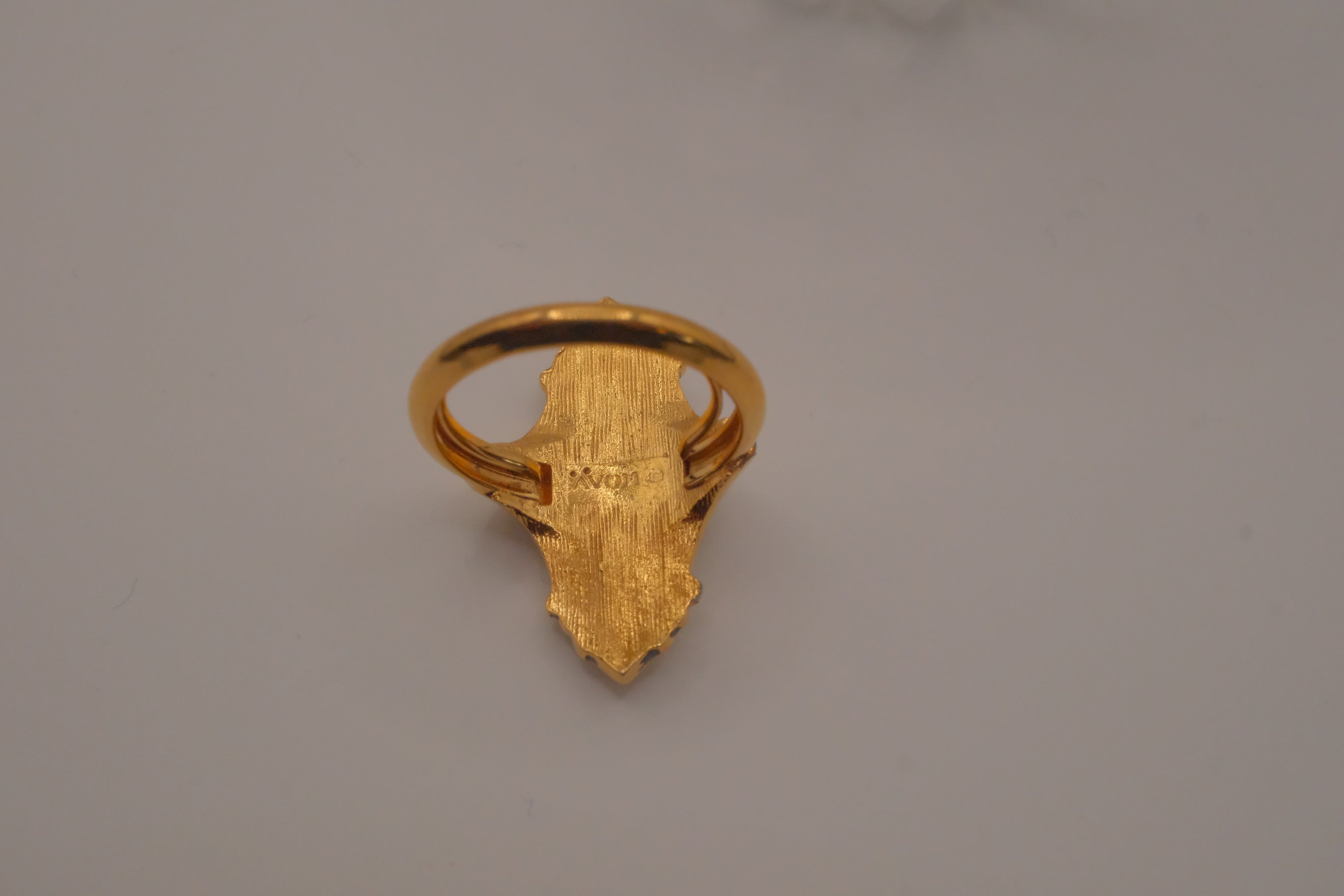 Vintage 1976 Avon "Kensington" Ring