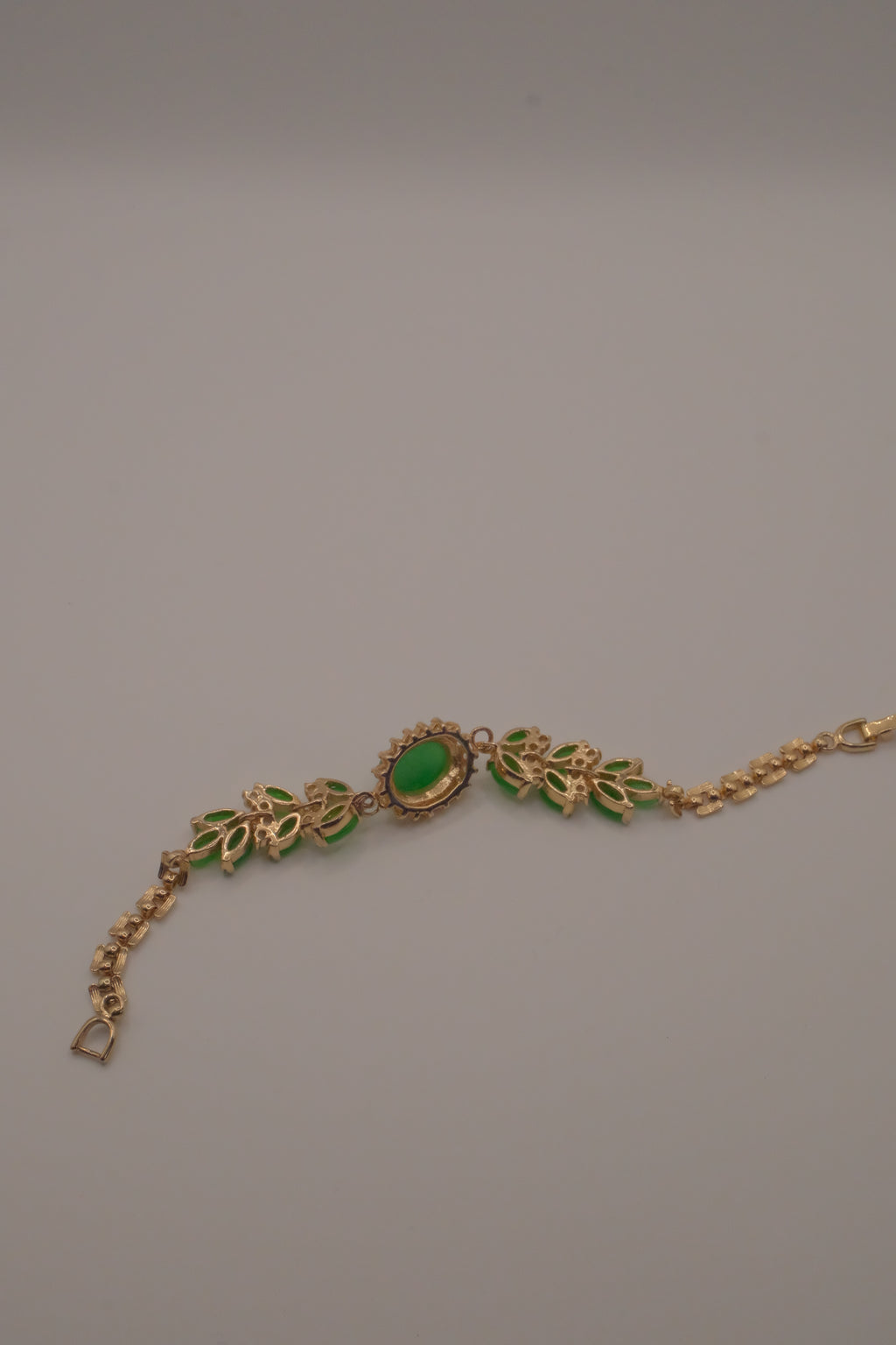 Vintage marquise-cut green stones bracelet