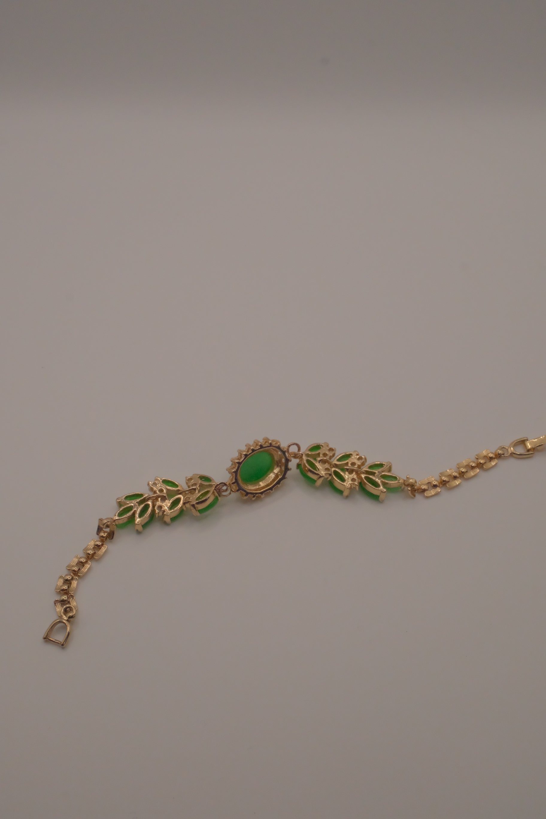 Vintage marquise-cut green stones bracelet