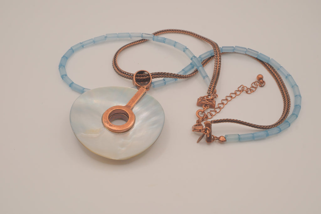 Vintage Avon Mother of Pearl Disk Necklace