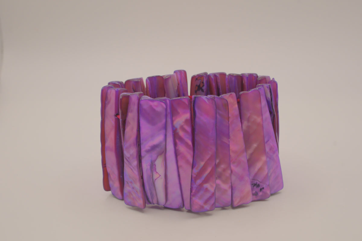 Dyed purple mother of pearl shell stretch bracelet