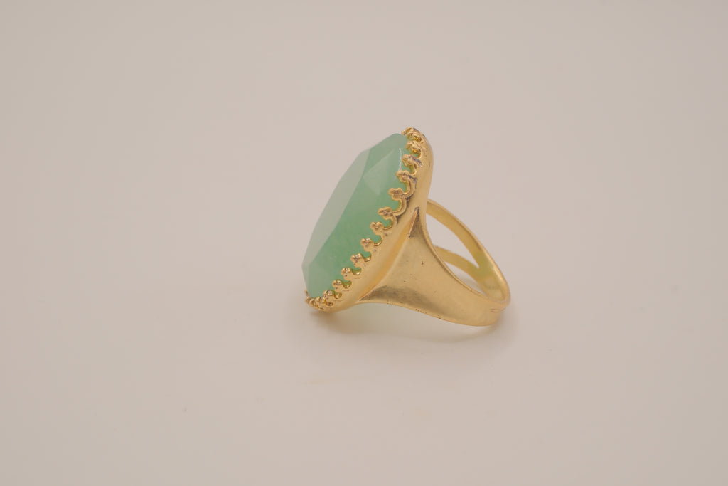 Vintage gold tone Jade cocktail ring