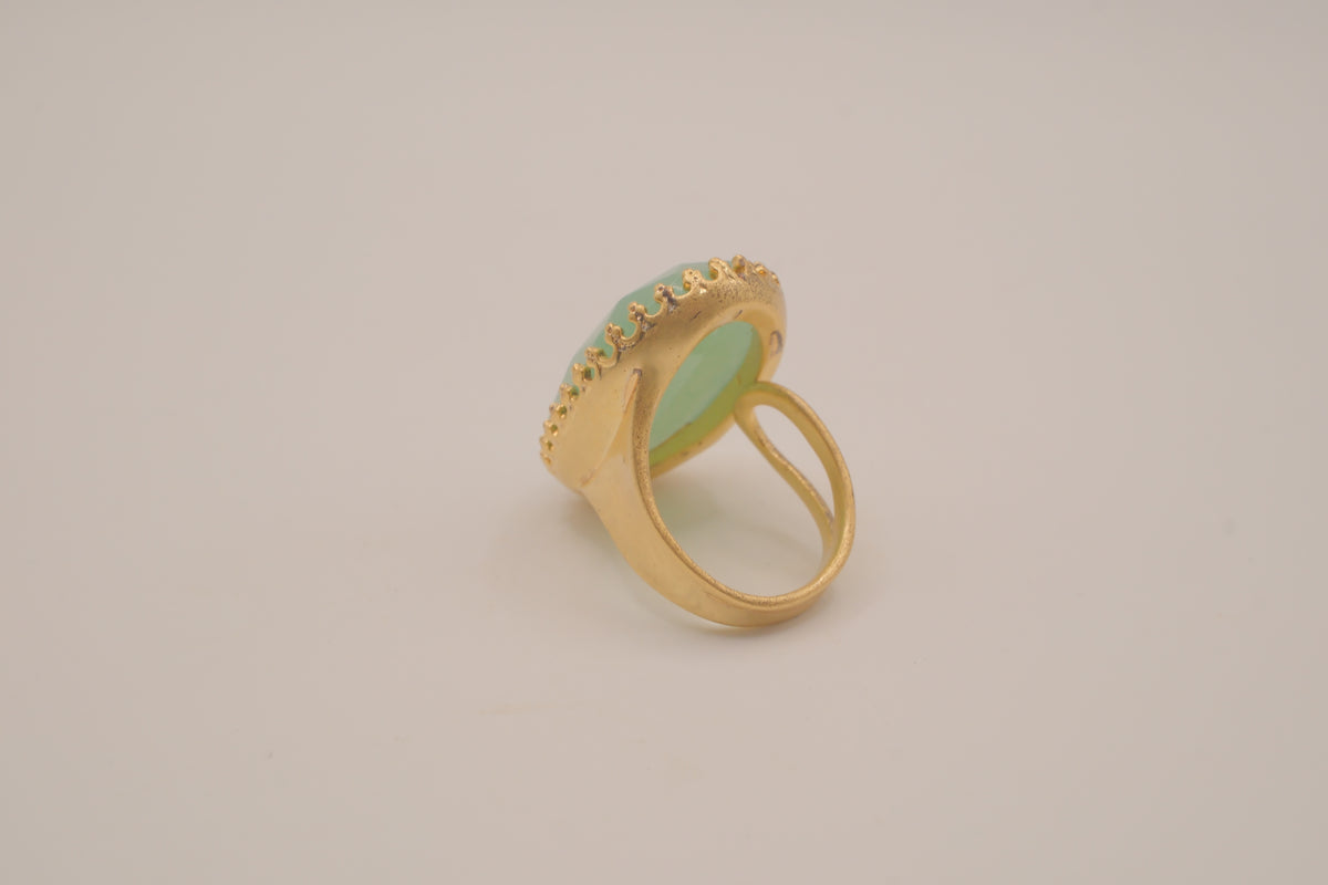 Vintage gold tone Jade cocktail ring