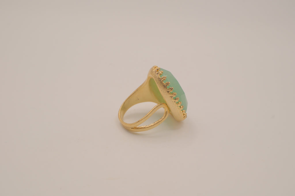 Vintage gold tone Jade cocktail ring