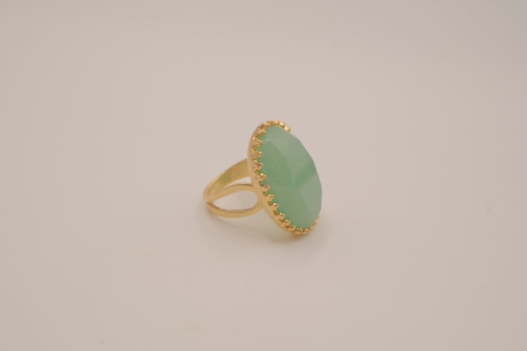 Vintage gold tone Jade cocktail ring