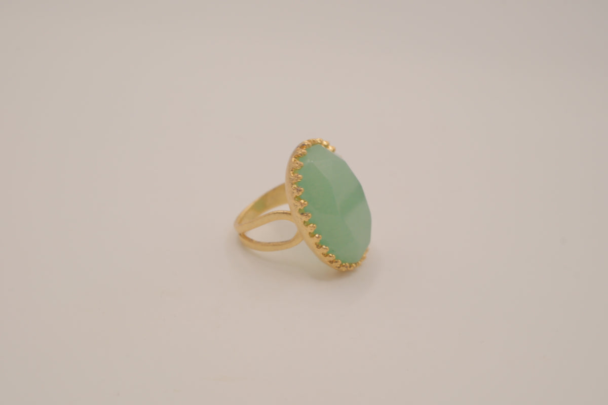 Vintage gold tone Jade cocktail ring