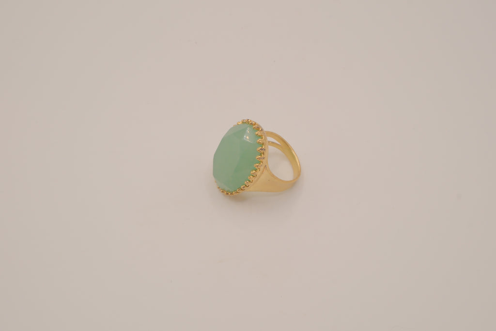 Vintage gold tone Jade cocktail ring
