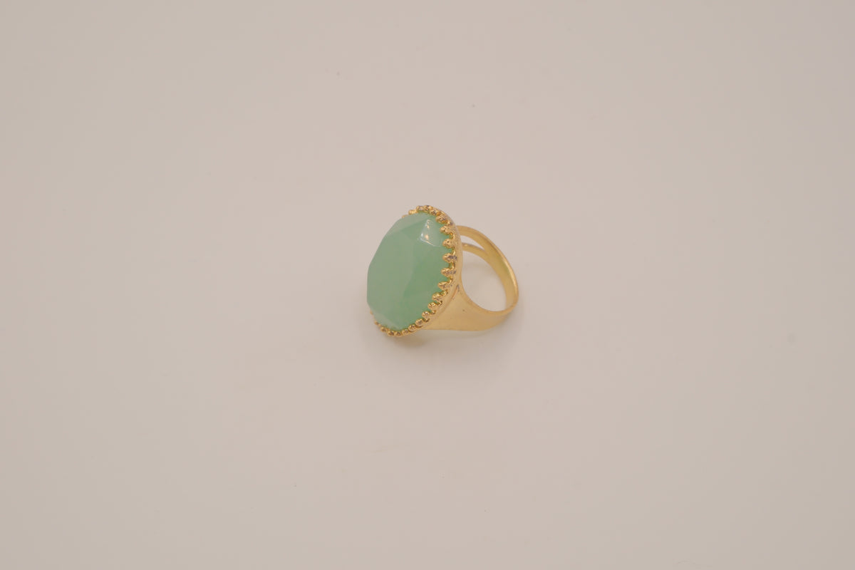 Vintage gold tone Jade cocktail ring