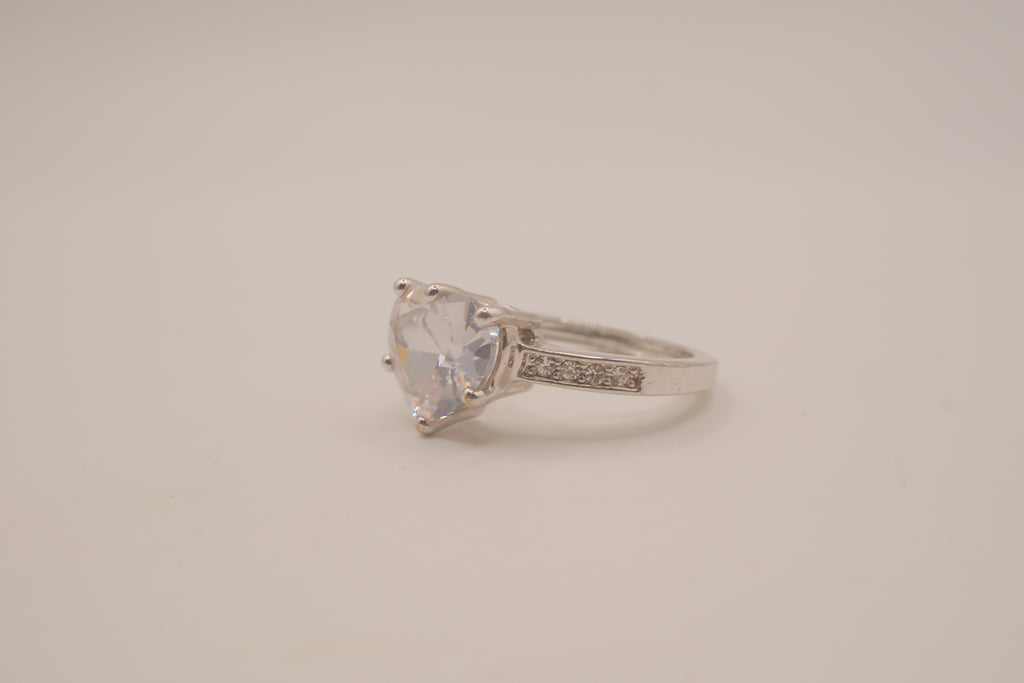 Heart-shaped solitaire engagement ring