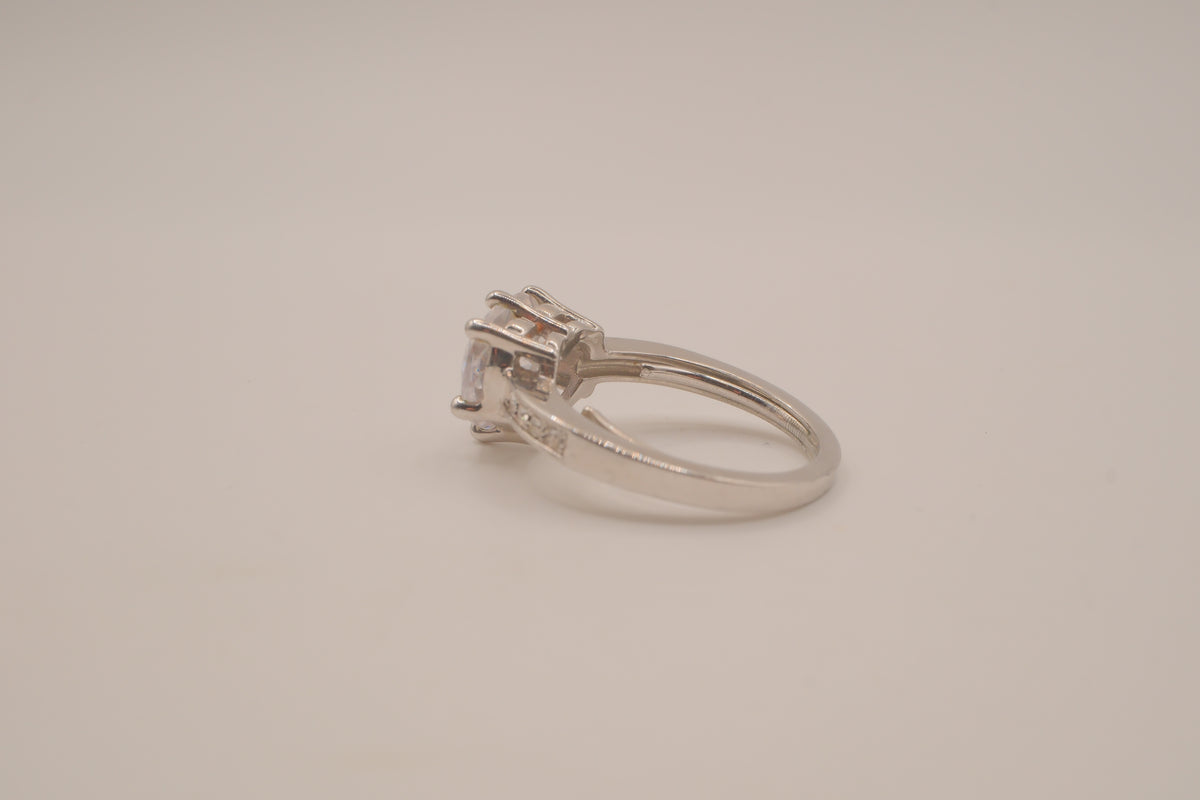 Heart-shaped solitaire engagement ring