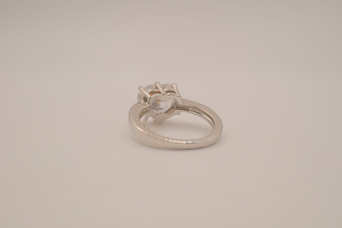 Heart-shaped solitaire engagement ring