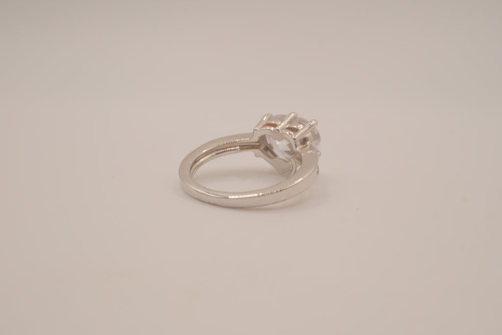 Heart-shaped solitaire engagement ring