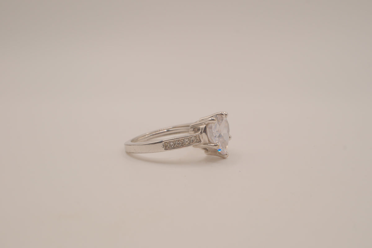 Heart-shaped solitaire engagement ring