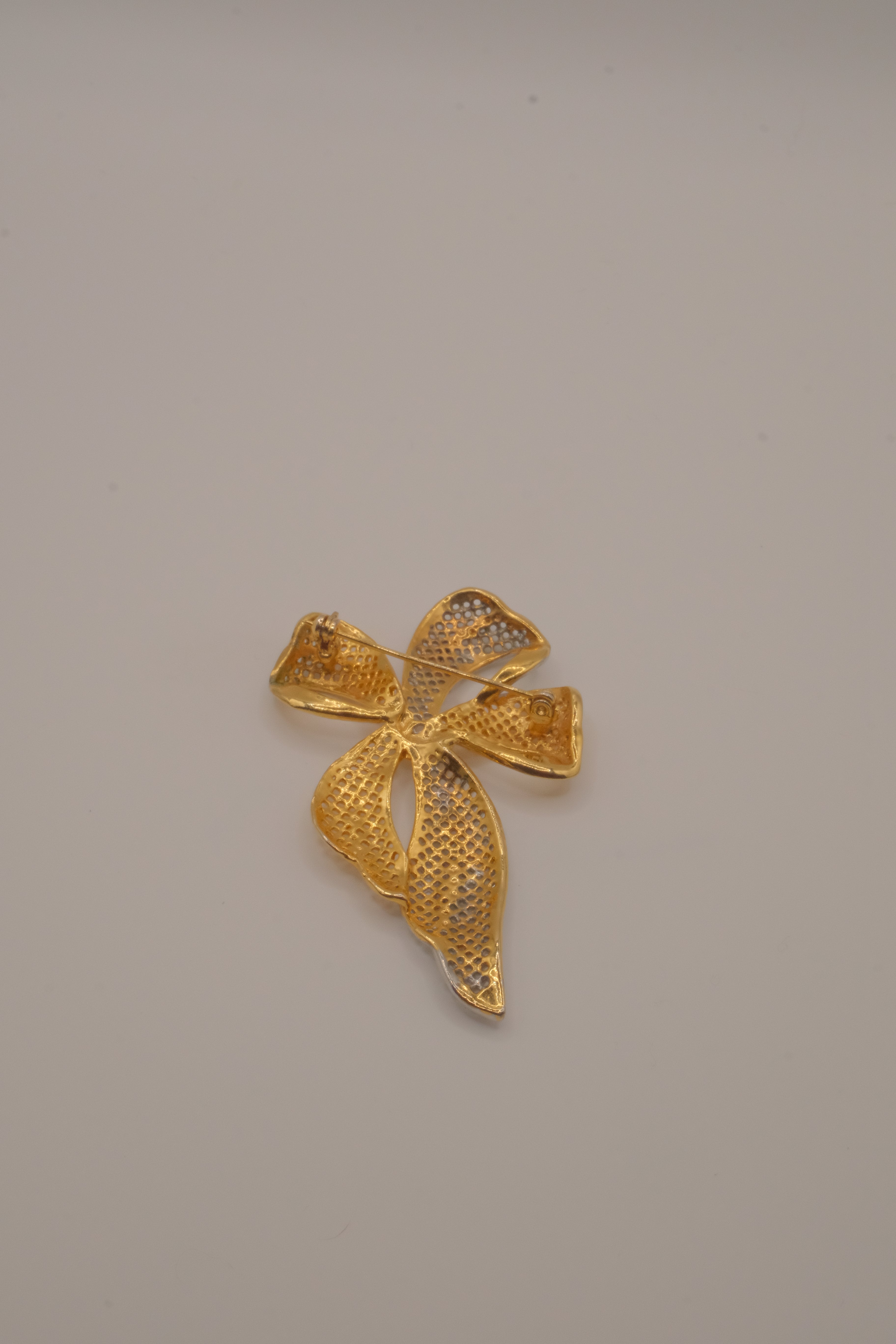 Vintage Park Lane two-tone mesh ribbon bow brooch