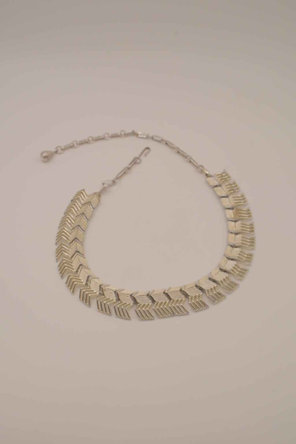 Vintage mid-century silver-tone chevron collar necklace
