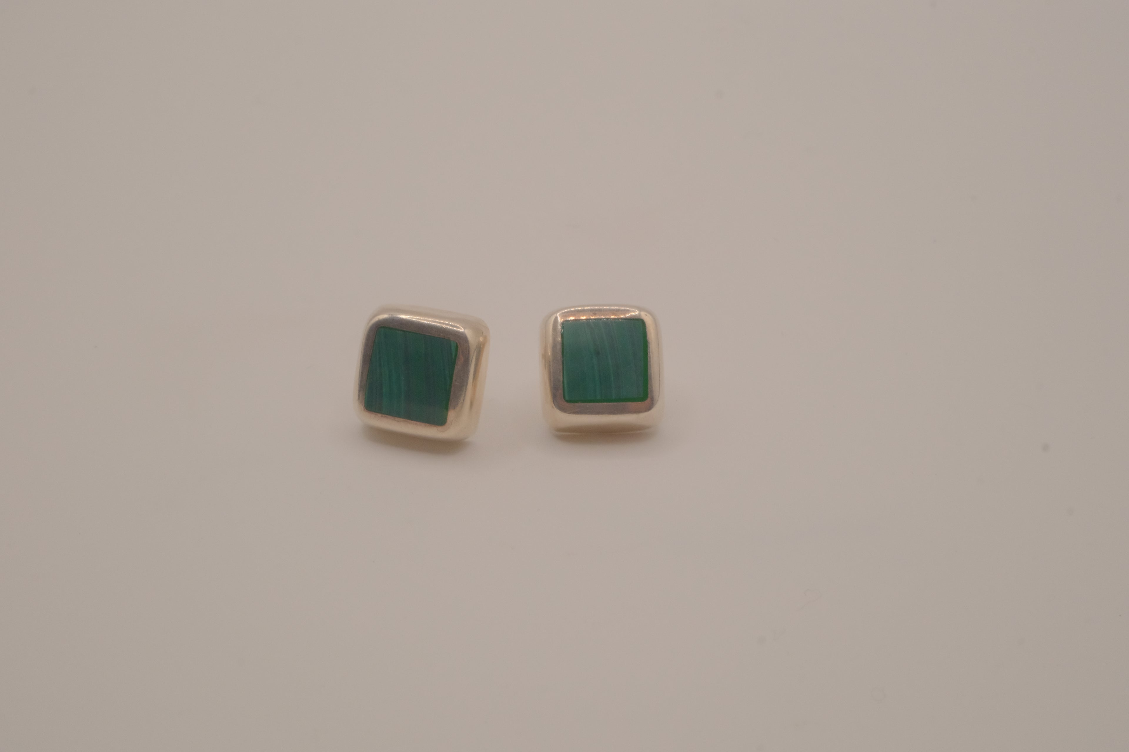 Sterling silver green malachite stud earring&nbsp;