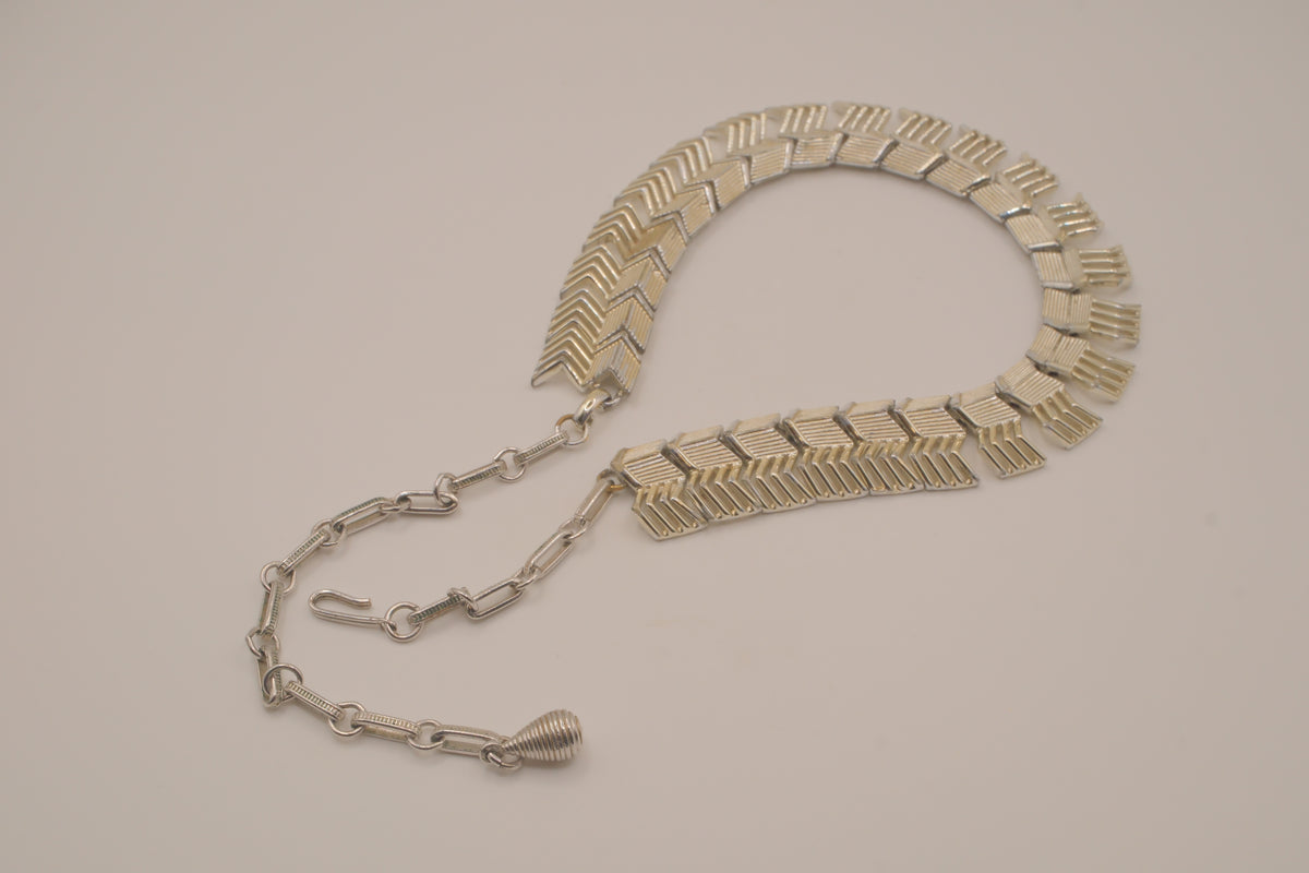 Vintage mid-century silver-tone chevron collar necklace