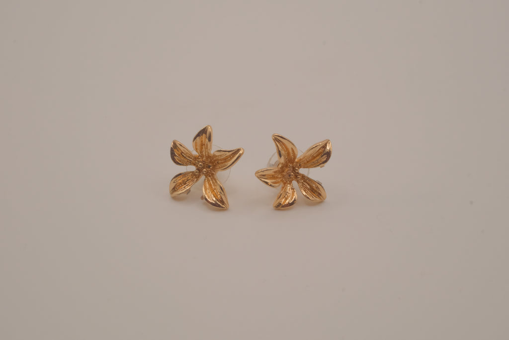 Gold tone flower stud earrings