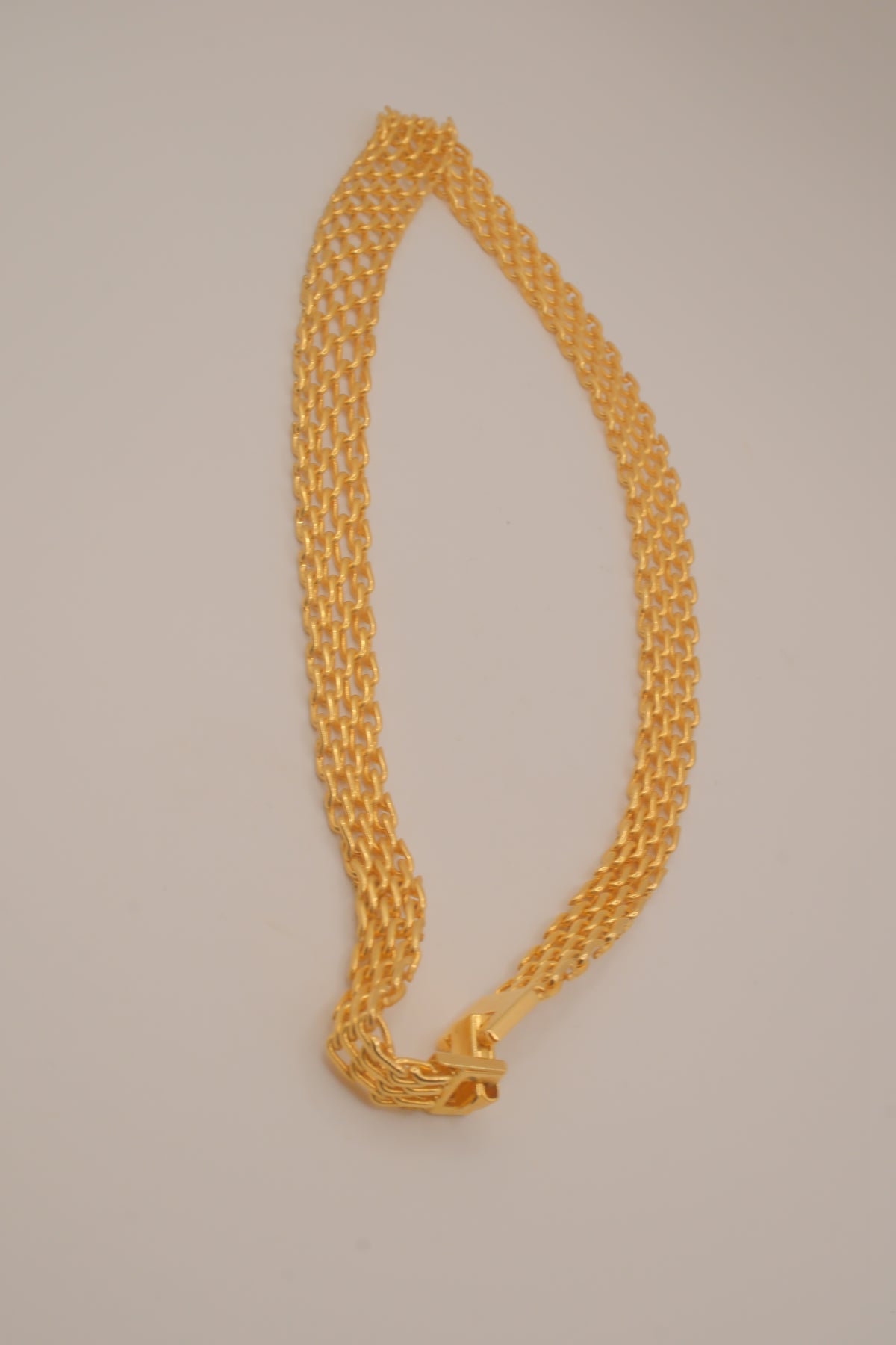 Vintage Avon gold-tone mesh collar necklace