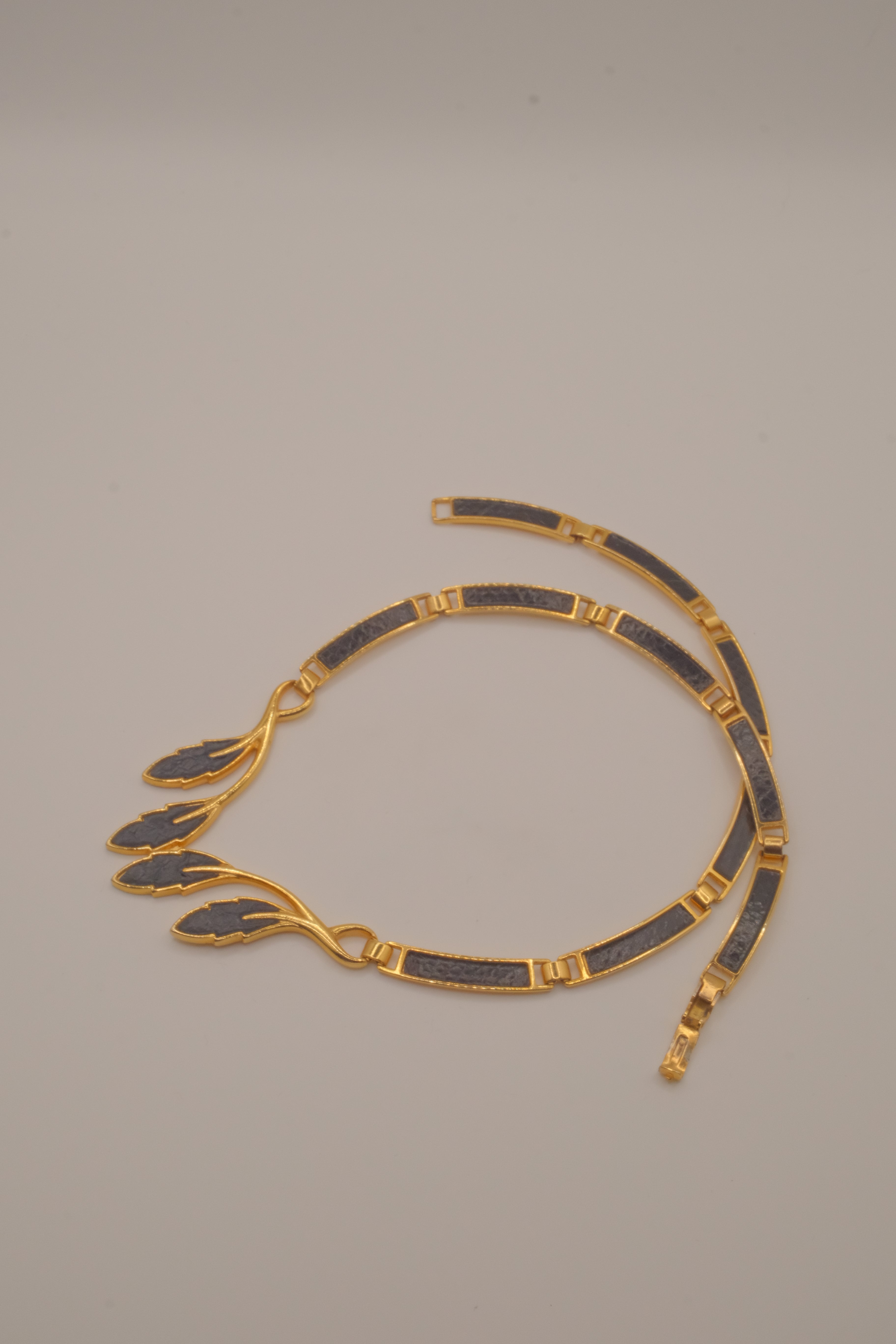 Vintage mid-century choker necklace