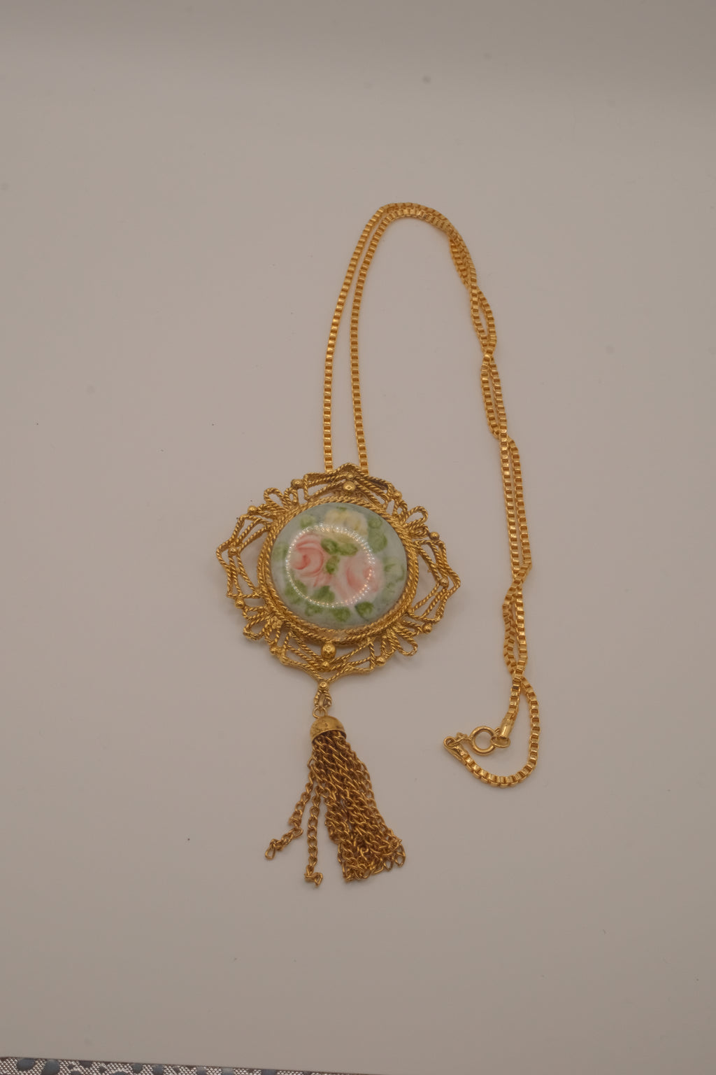 Vintage Victorian-style floral pendant necklace