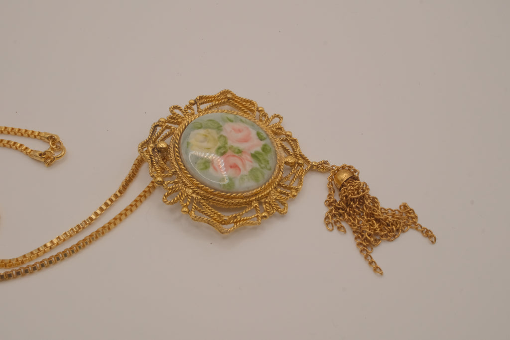 Vintage Victorian-style floral pendant necklace