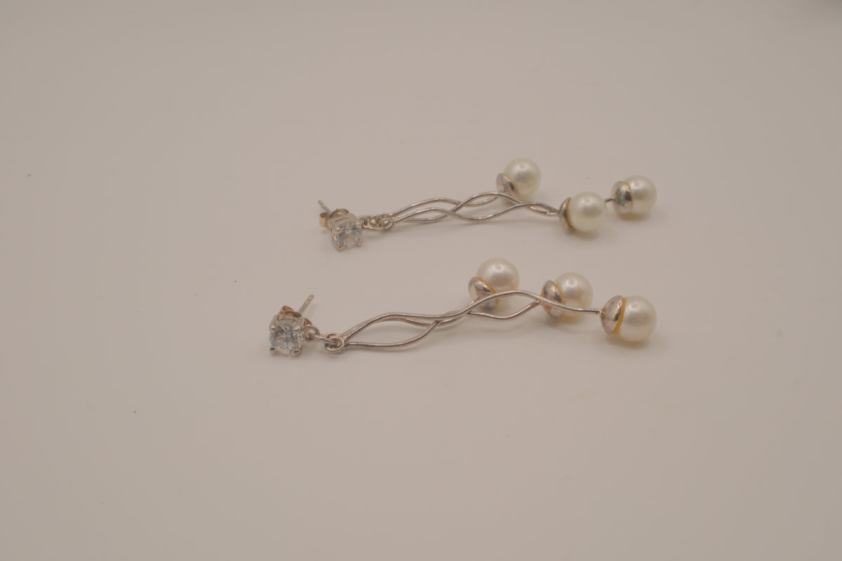 Sterling silver pearl dangle earrings