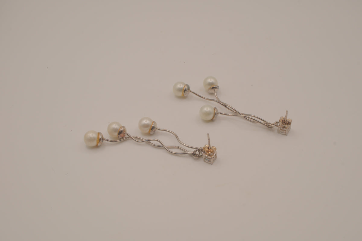 Sterling silver pearl dangle earrings