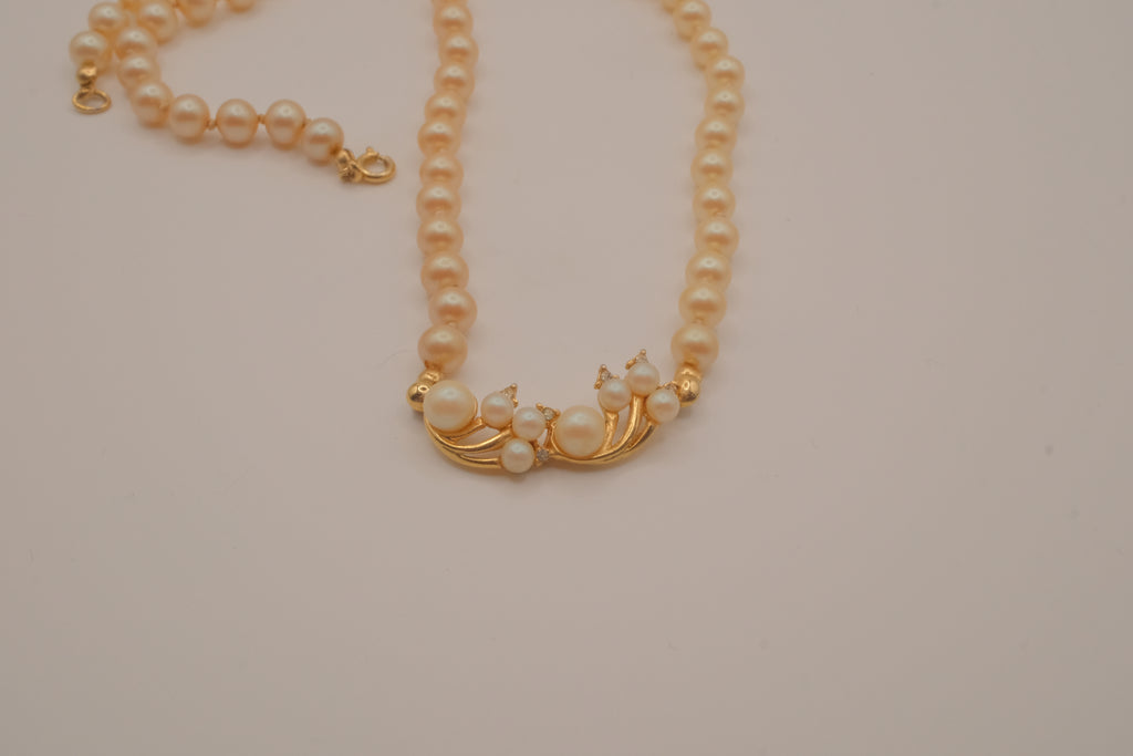 Vintage Faux Pearl necklace