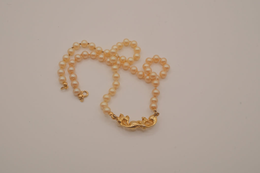 Vintage Faux Pearl necklace