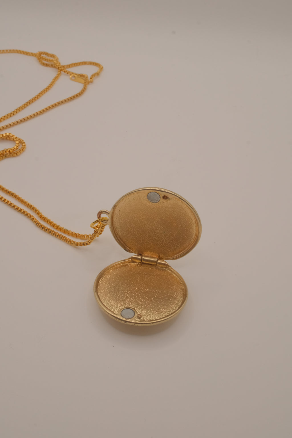 Coro mother-of-pearl locket pendant&nbsp;