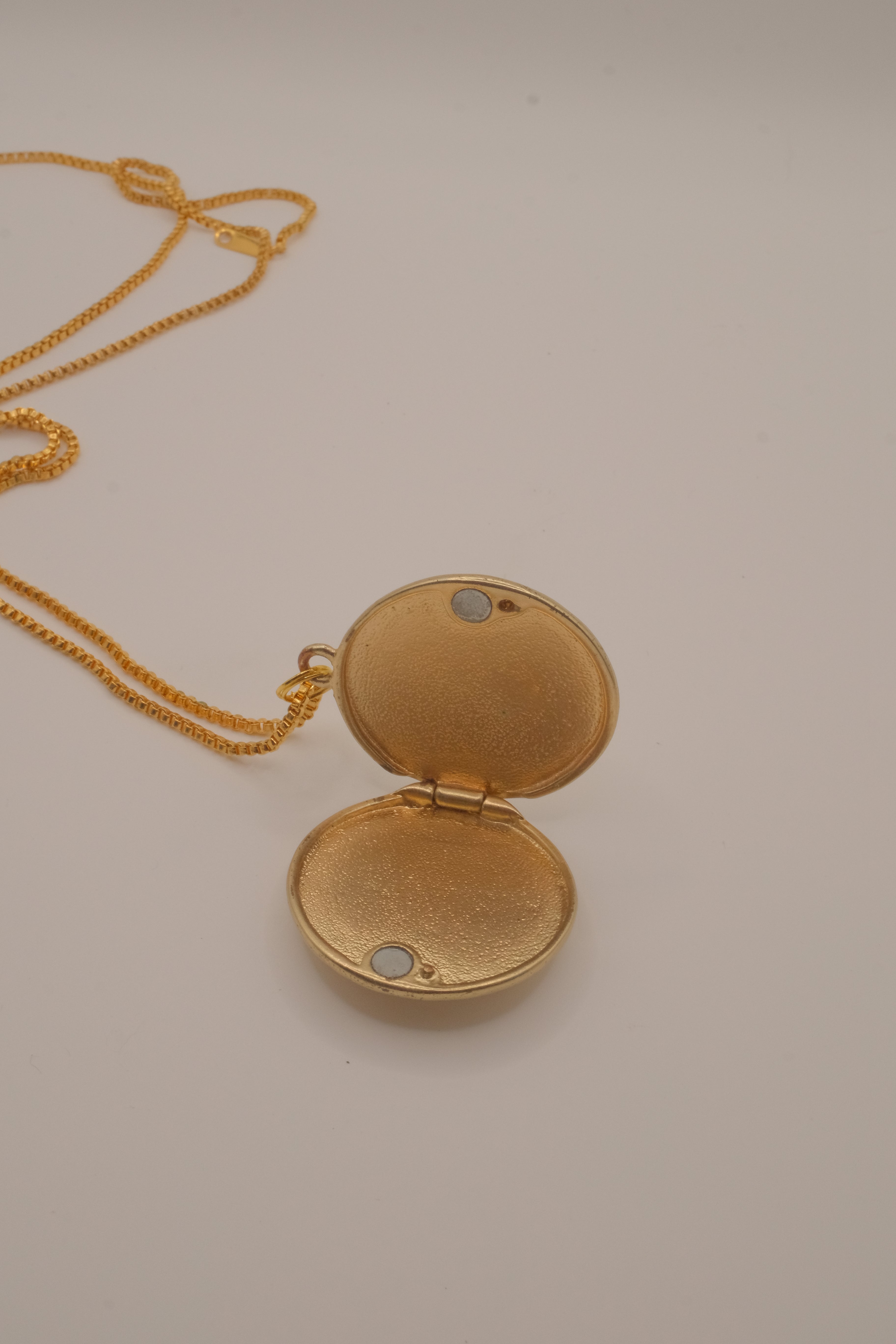 Coro mother-of-pearl locket pendant&nbsp;