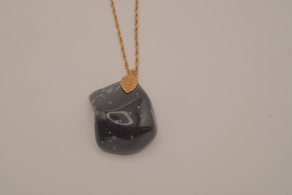 Avon snowflake obsidian pendant necklace