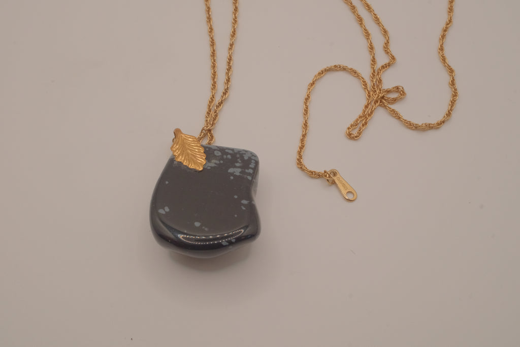 Avon snowflake obsidian pendant necklace