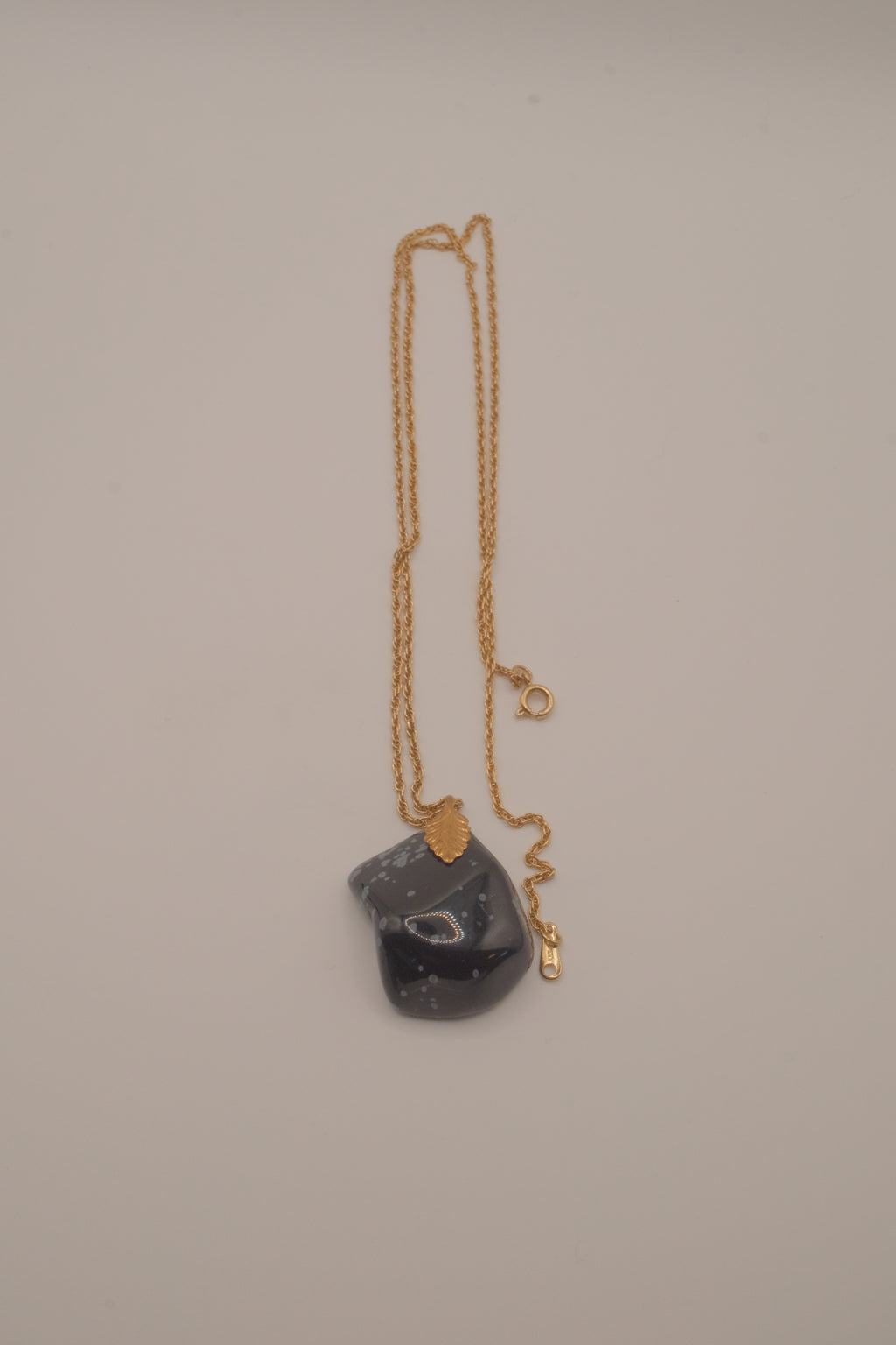 Avon snowflake obsidian pendant necklace