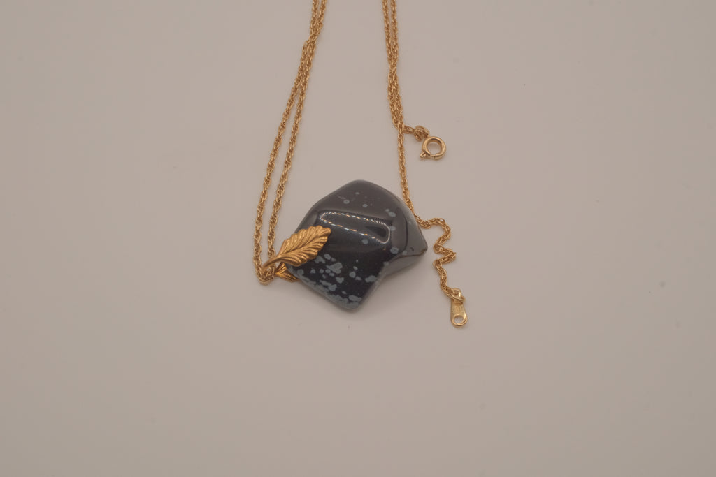 Avon snowflake obsidian pendant necklace