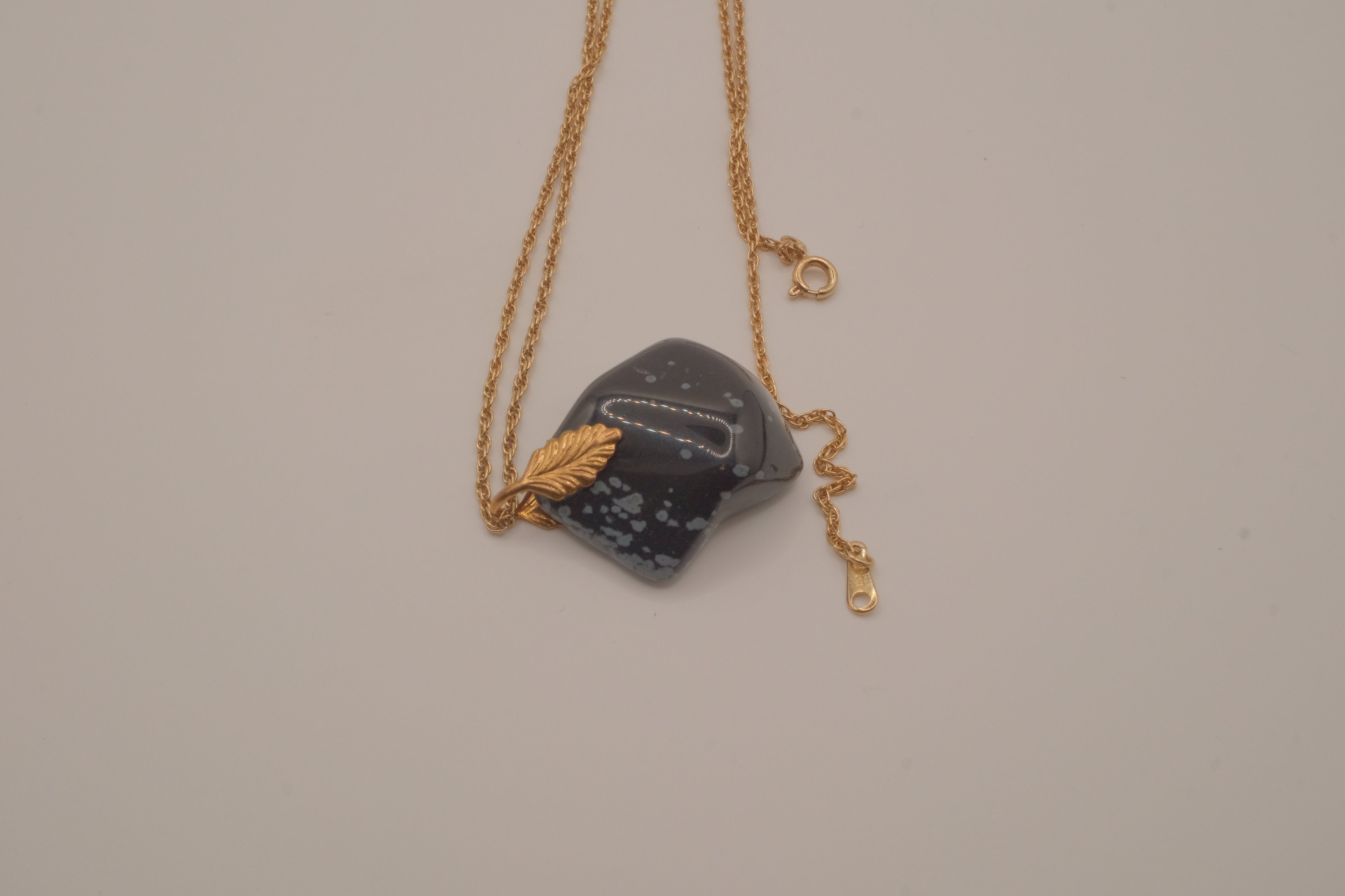 Avon snowflake obsidian pendant necklace