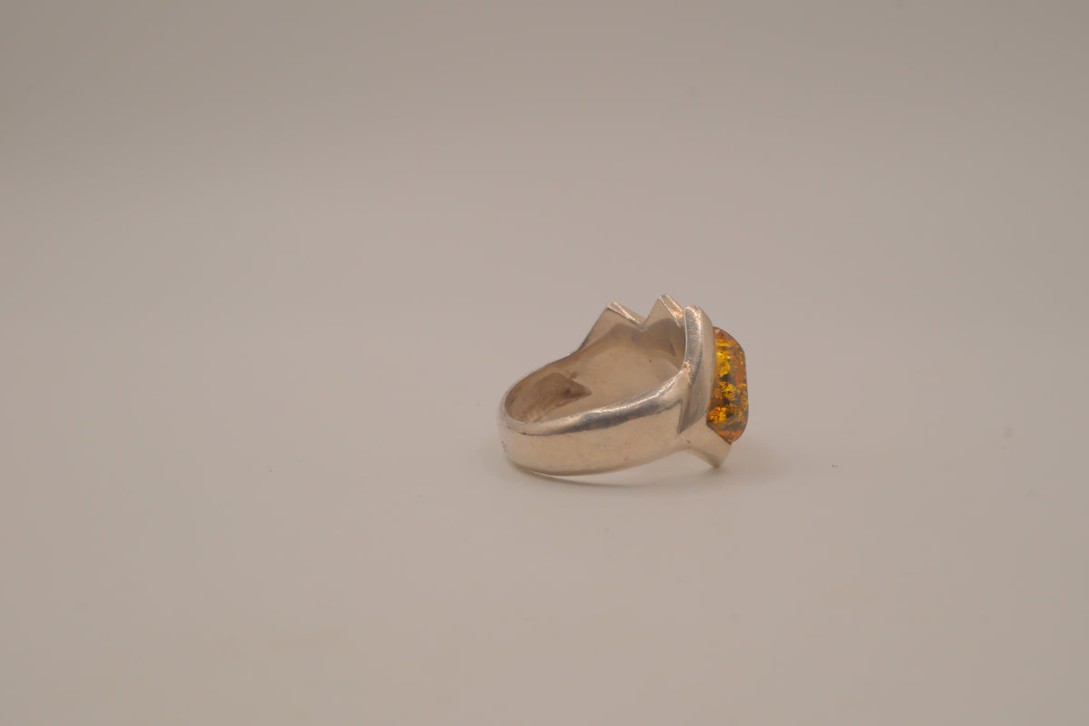 Vintage modernist Baltic amber and sterling silver ring