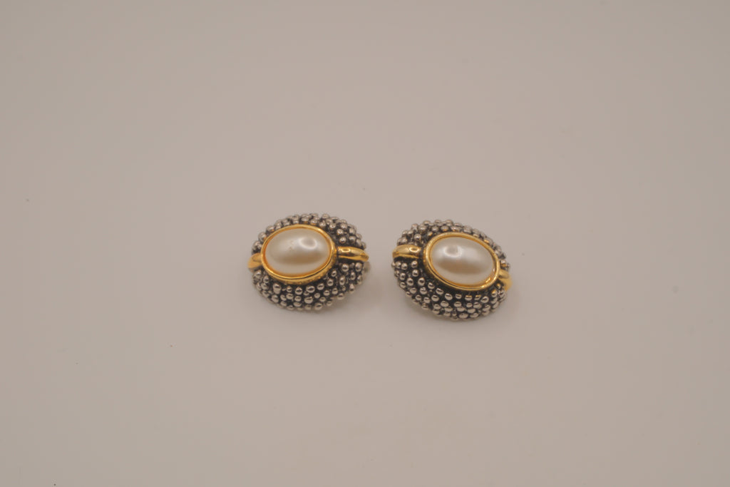 Vintage faux pearl oval clip-on earrings