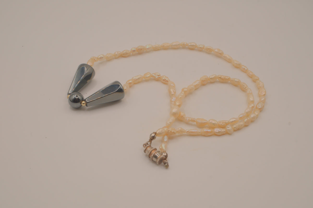 Vintage freshwater rice pearls necklace