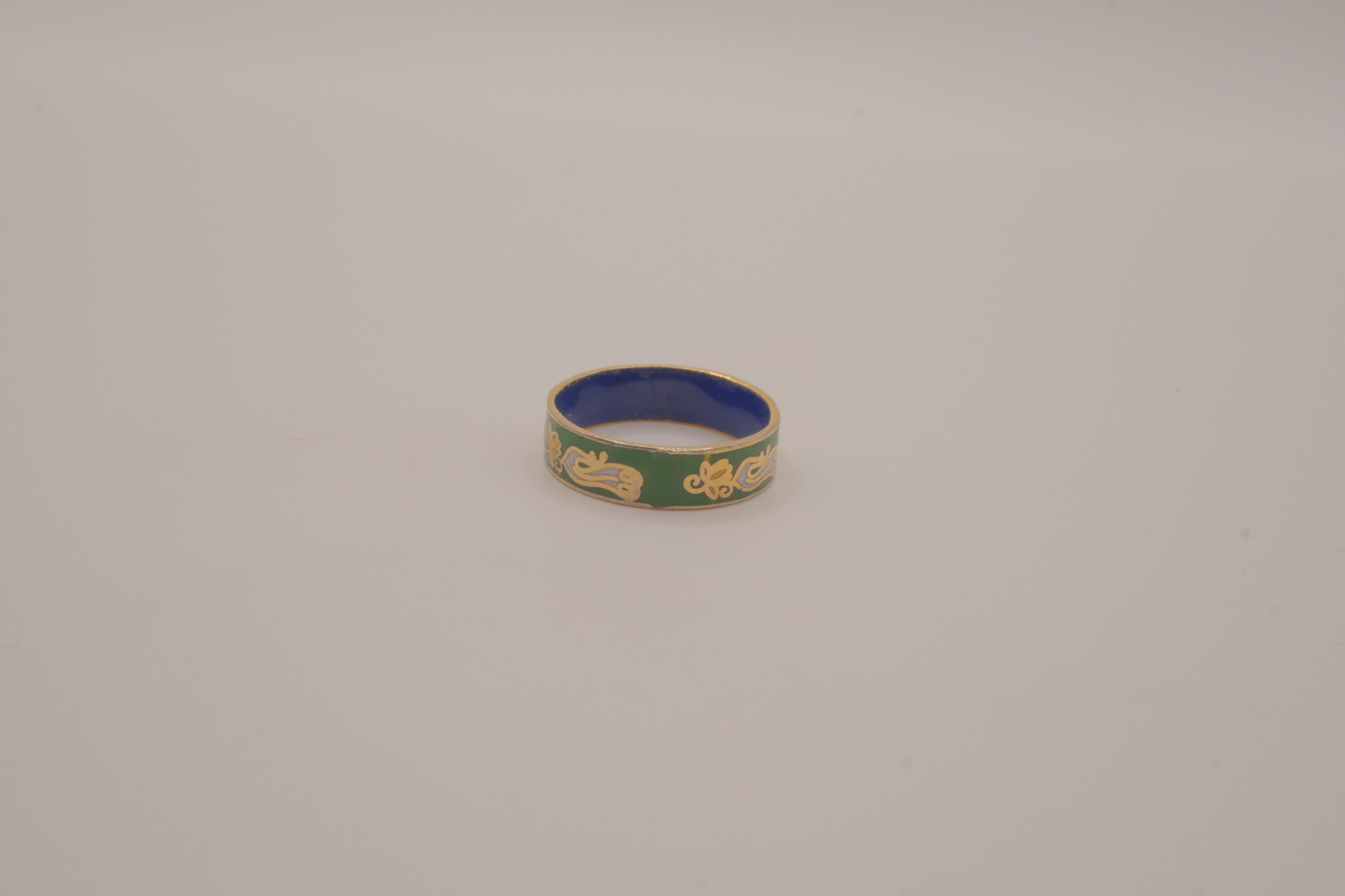 Vintage green cloisonné enamel band ring
