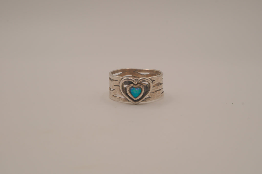 Vintage sterling silver heart cutout ring