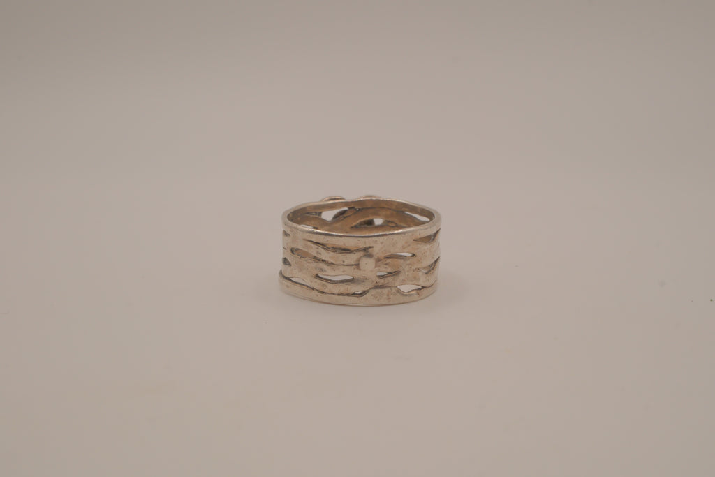 Vintage sterling silver heart cutout ring