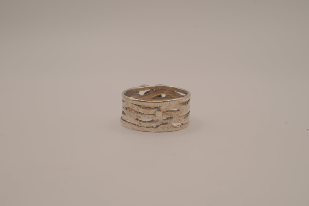 Vintage sterling silver heart cutout ring