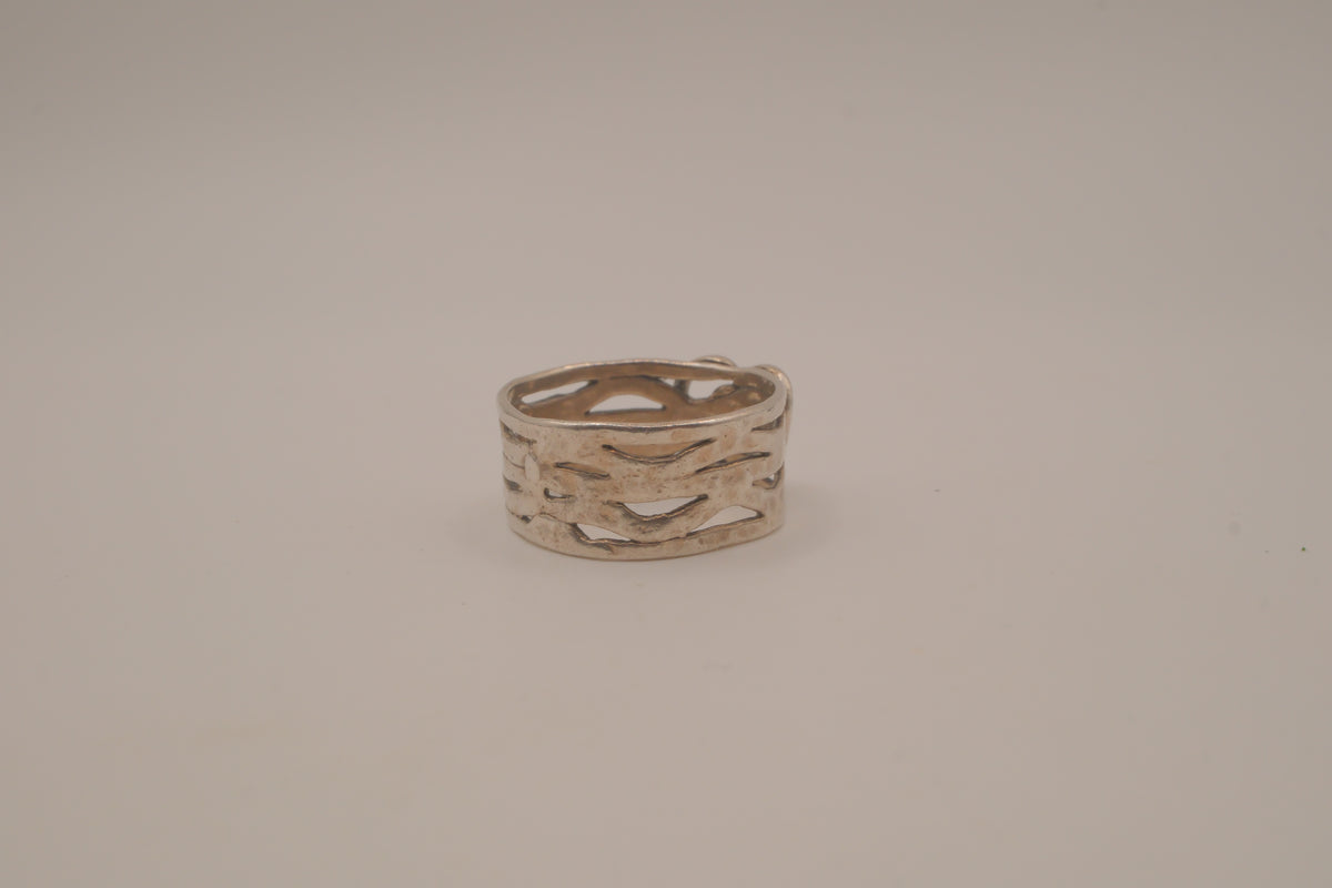 Vintage sterling silver heart cutout ring