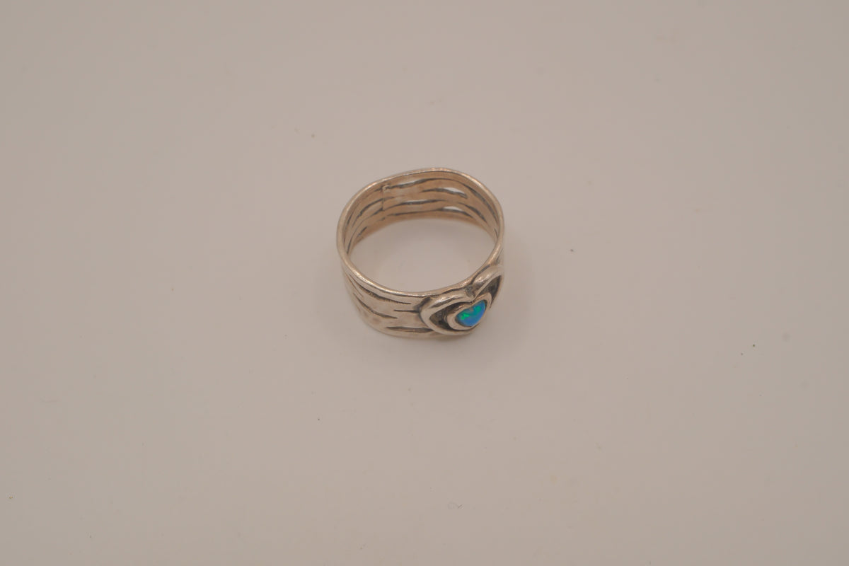 Vintage sterling silver heart cutout ring