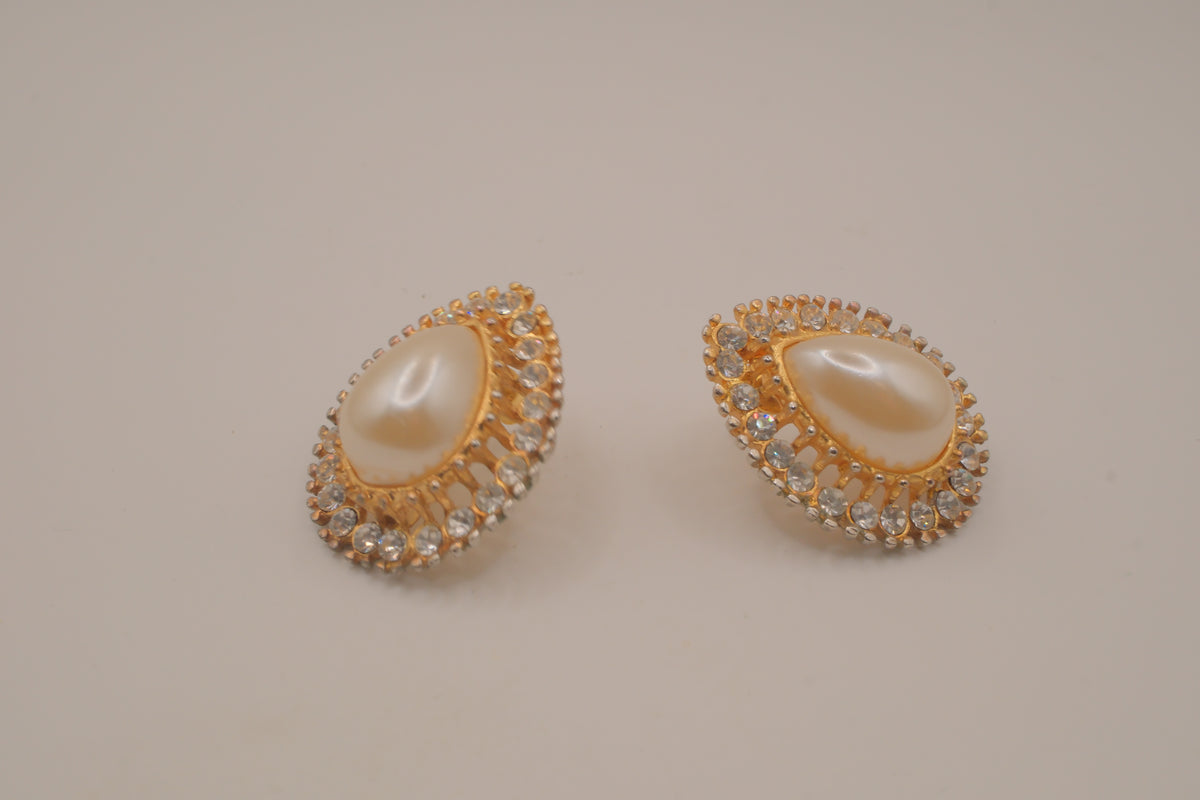 Vintage gold-tone teardrop faux pearl earrings