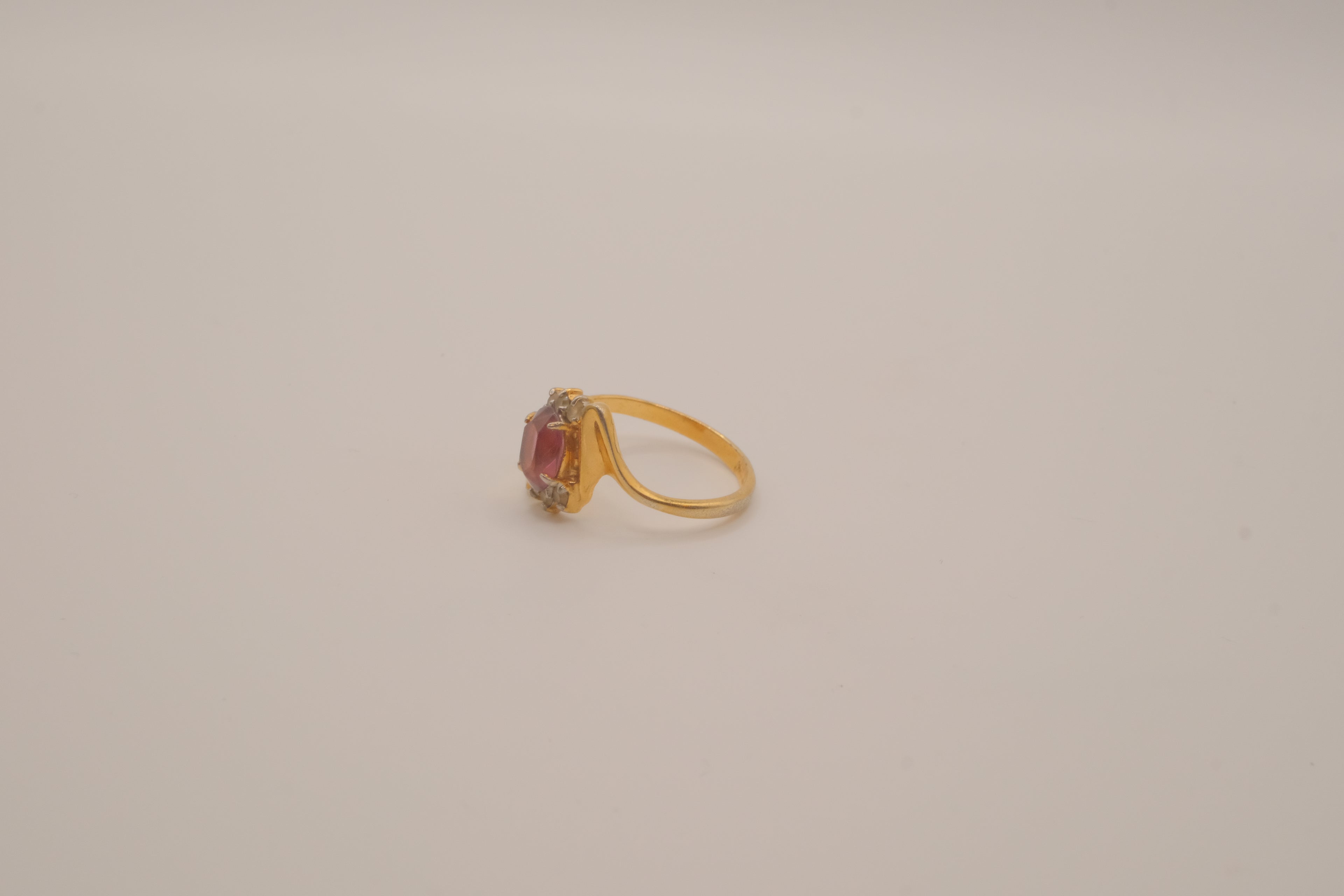 Vintage yellow gold bypass ring