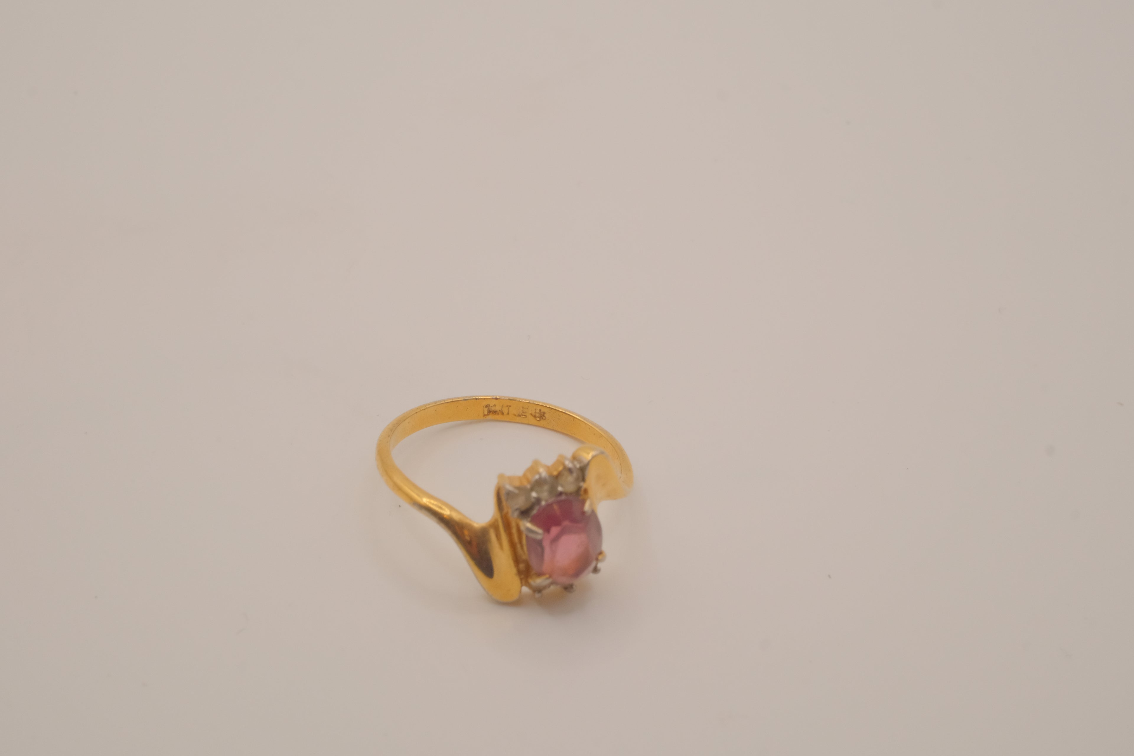 Vintage yellow gold bypass ring